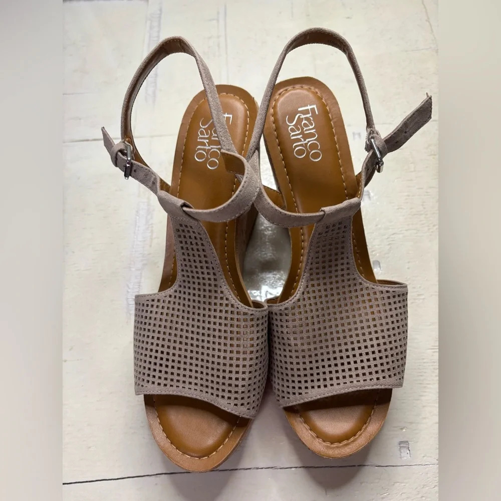 Franco Sarto Clinton2 Wedge Sandals Taupe Open Toe Perforated Cork Size 10